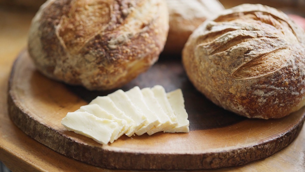 Za doručak hleb i sir